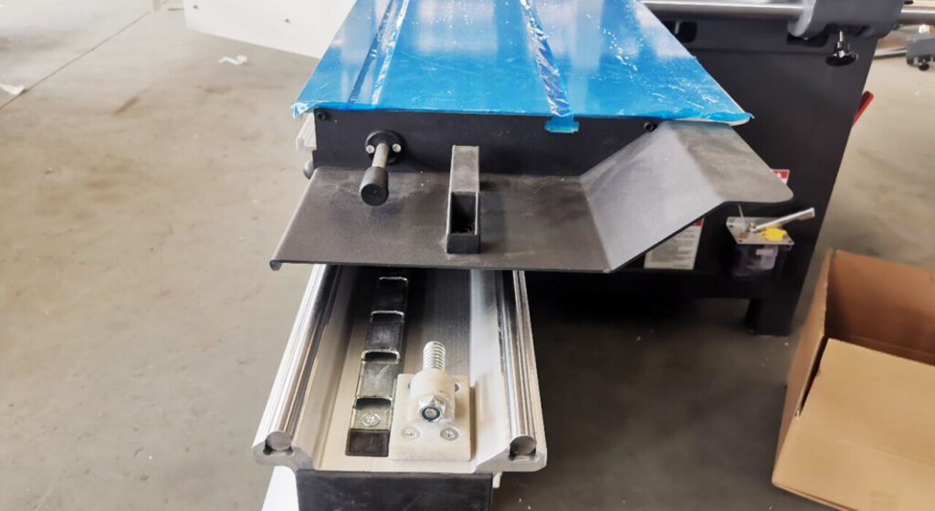 CNC Sliding Table Saw Sliding Mechanism