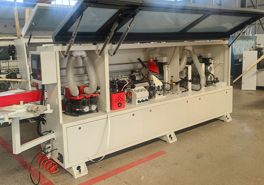 Assembly Workshop Pre-milling Edge Bander