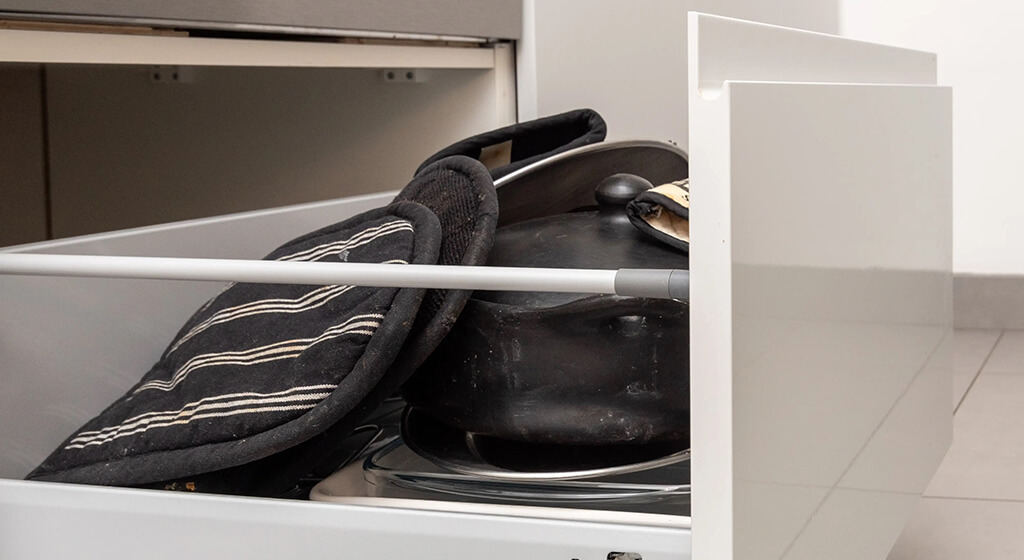Handleless Cabinet Door J-Pull
